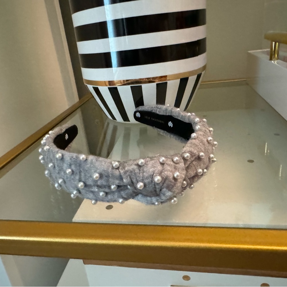 Lele Sadoughi Headband Pearl BNWOT 🎀🩷🎀 Rare HTF